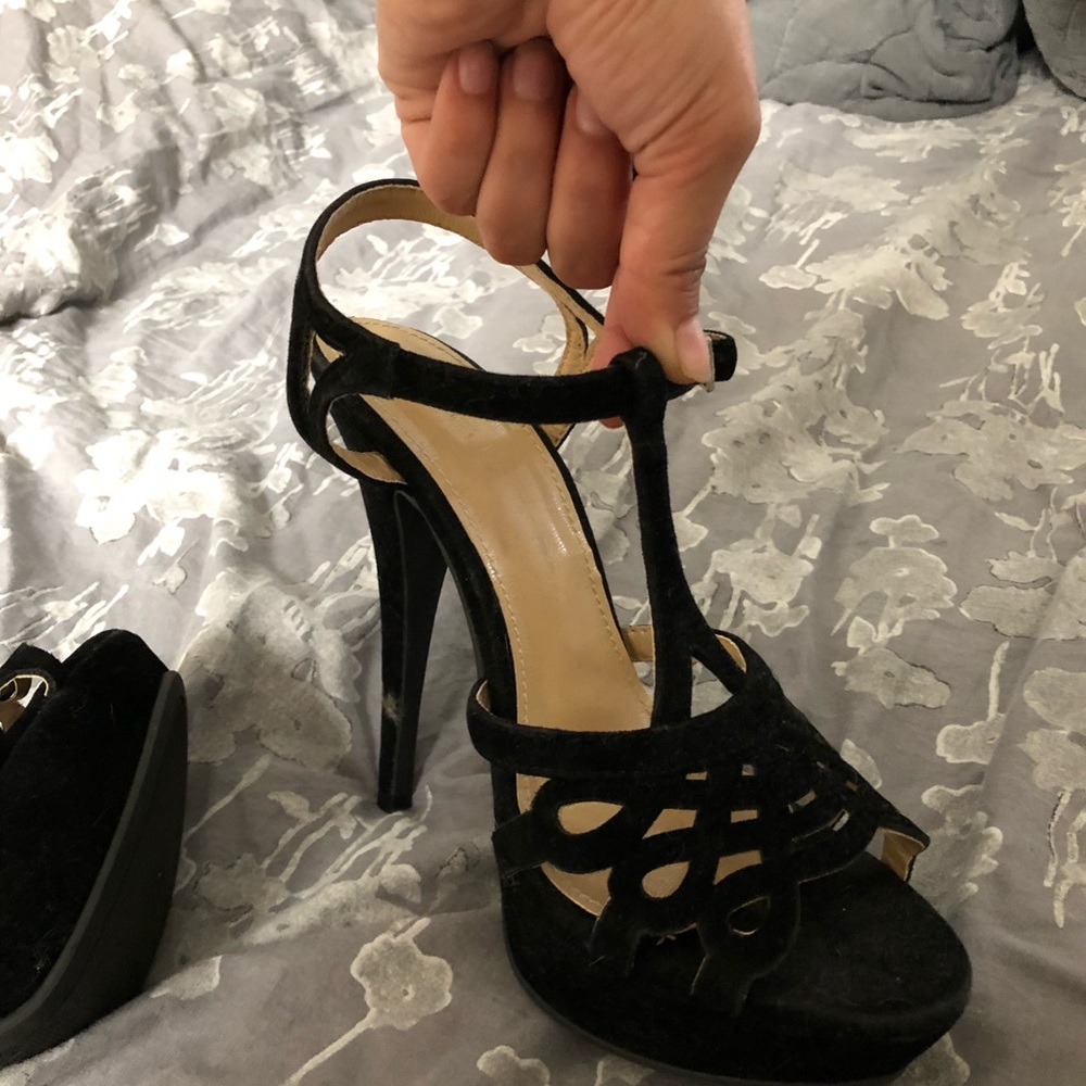 Heels - Picture 3 of 3